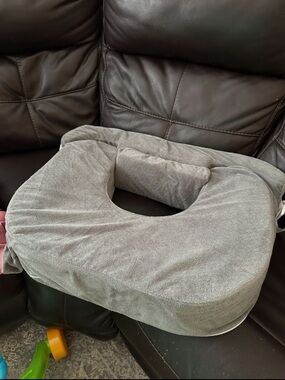 My Brest Friend Twin Breastfeeding Pillow